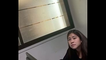 Abis Kerja, Cewek Asia Cantik Colmek Sendirian Di Kamar